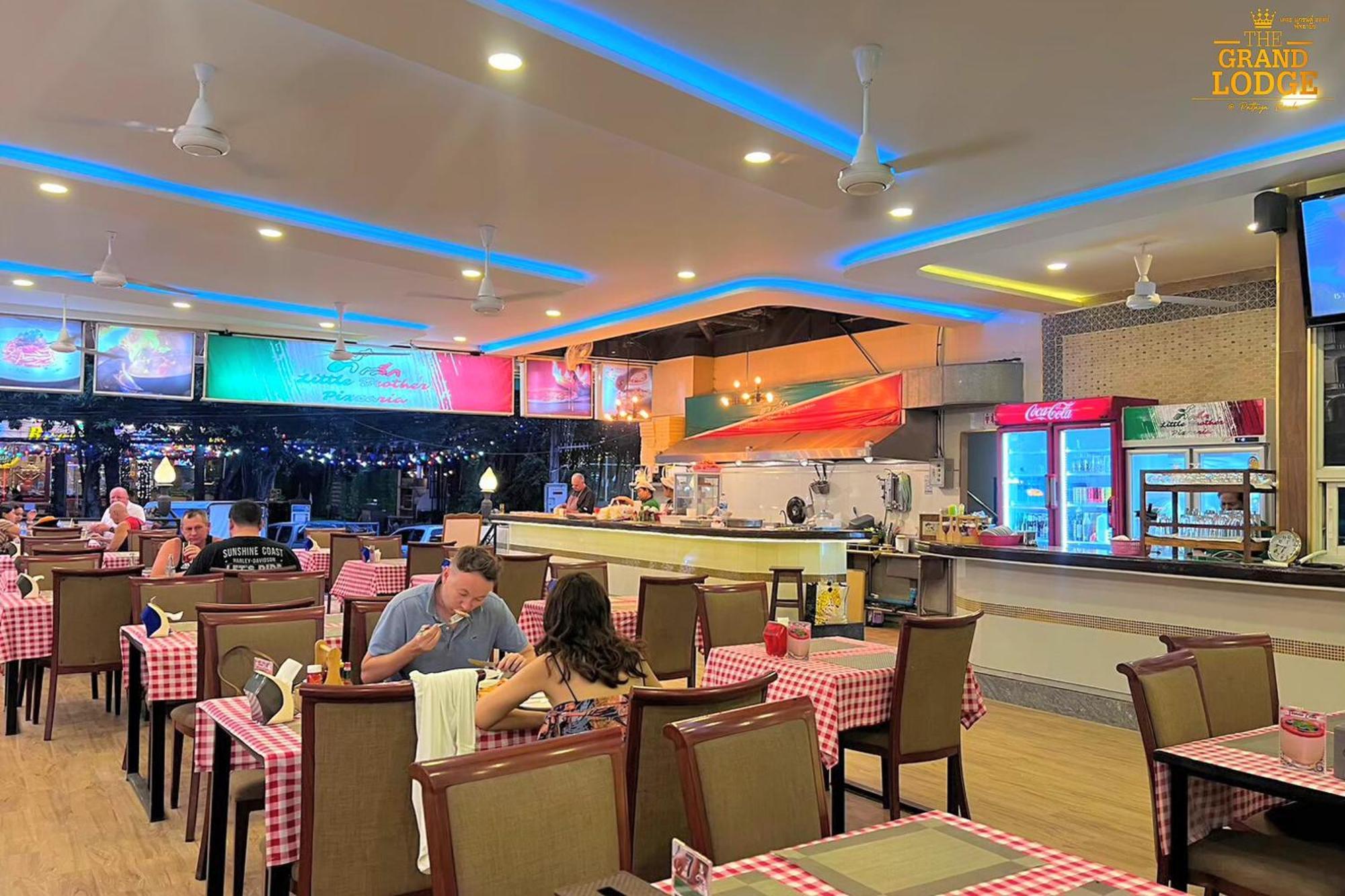 The Grand Lodge Pattaya Bagian luar foto