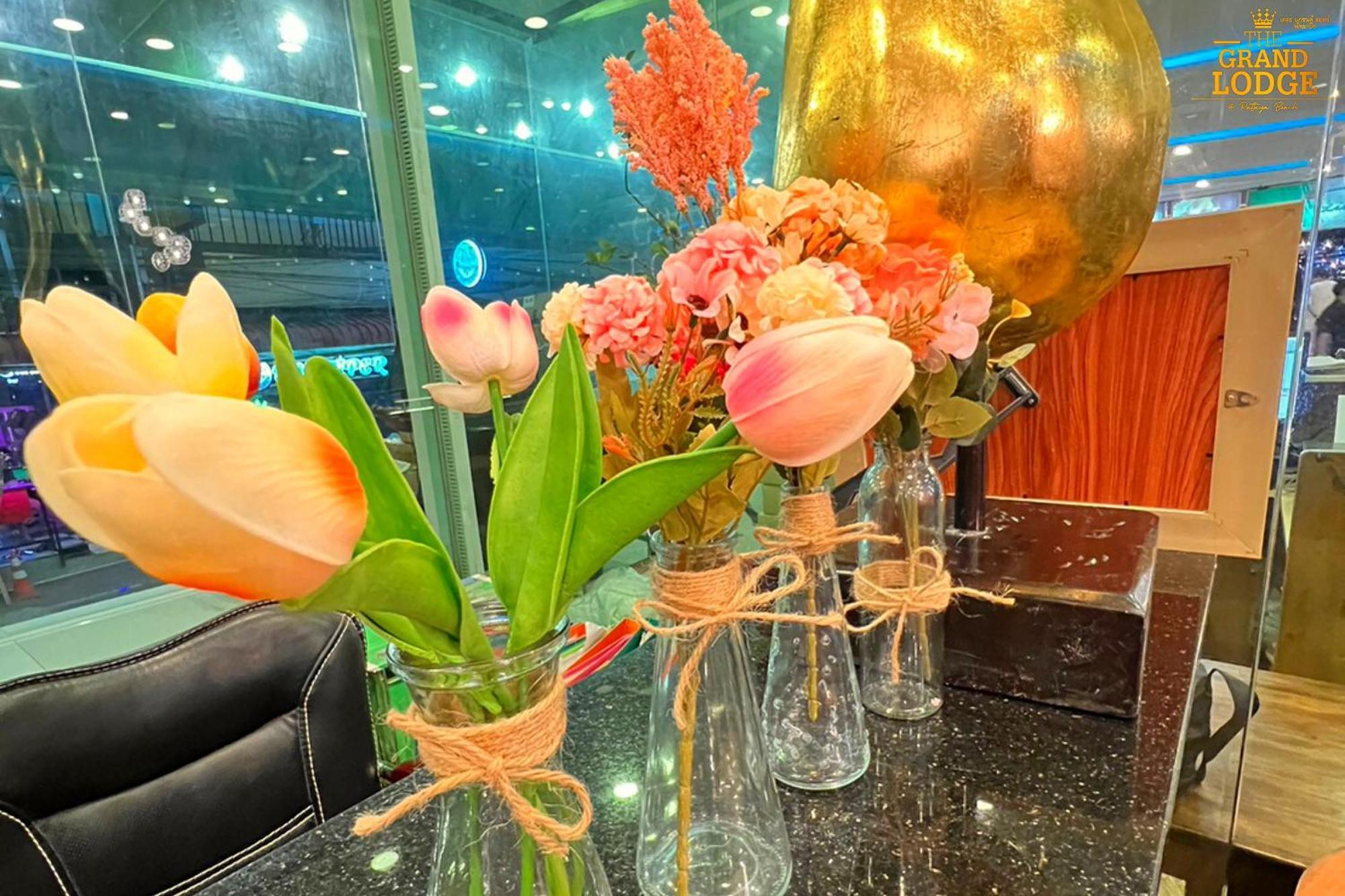 The Grand Lodge Pattaya Bagian luar foto