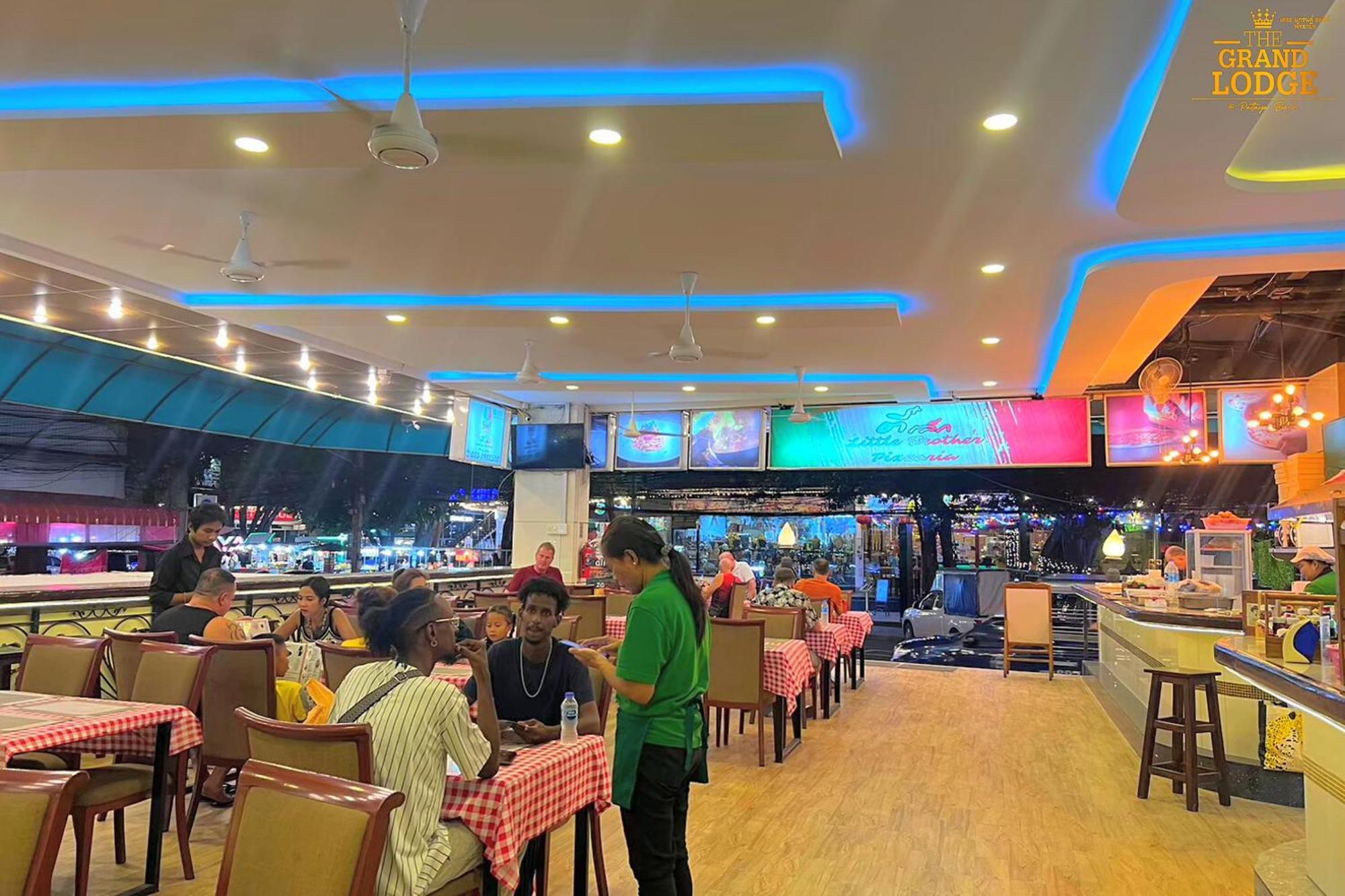 The Grand Lodge Pattaya Bagian luar foto