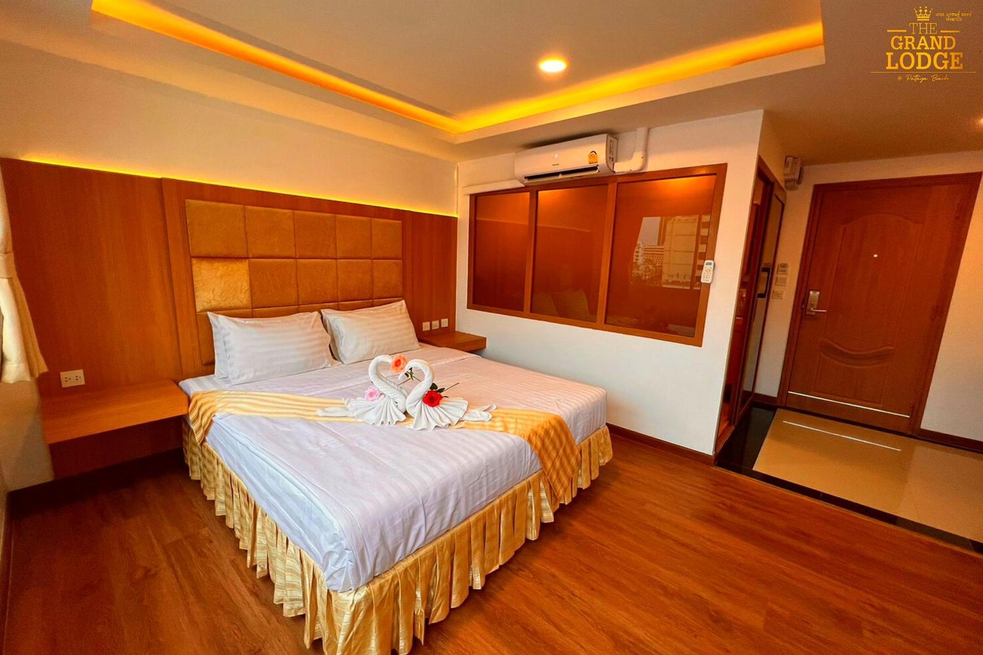The Grand Lodge Pattaya Bagian luar foto
