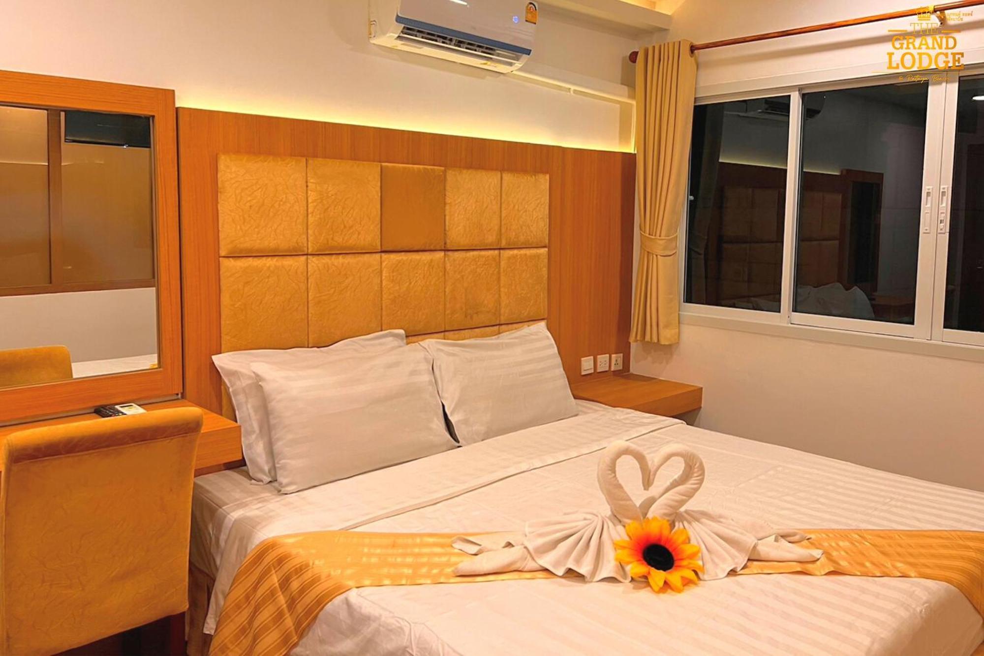 The Grand Lodge Pattaya Bagian luar foto