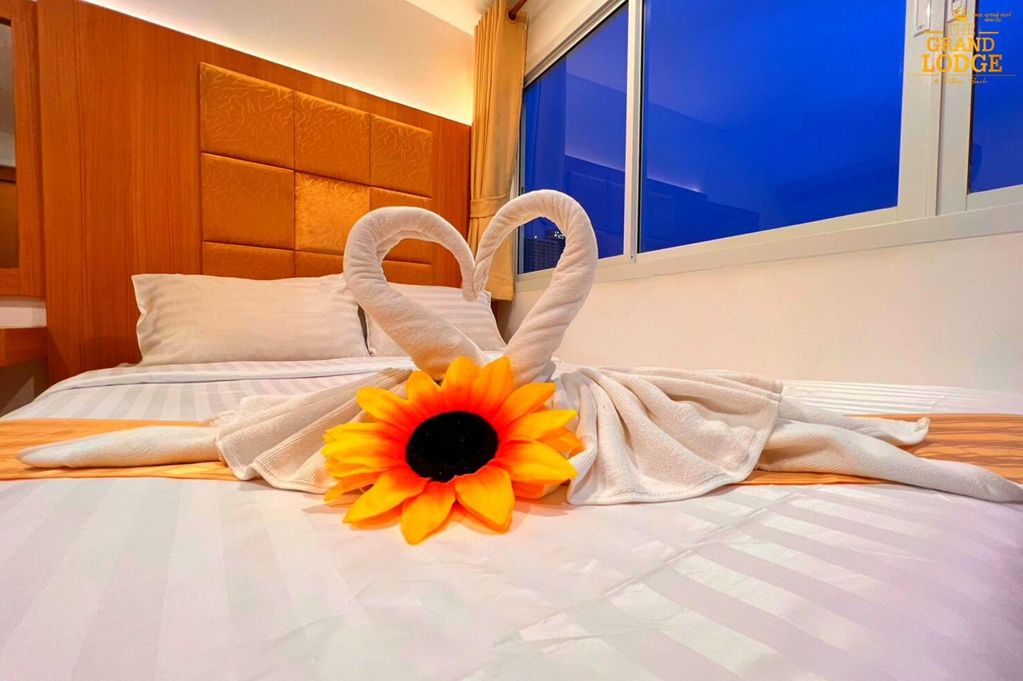 The Grand Lodge Pattaya Bagian luar foto
