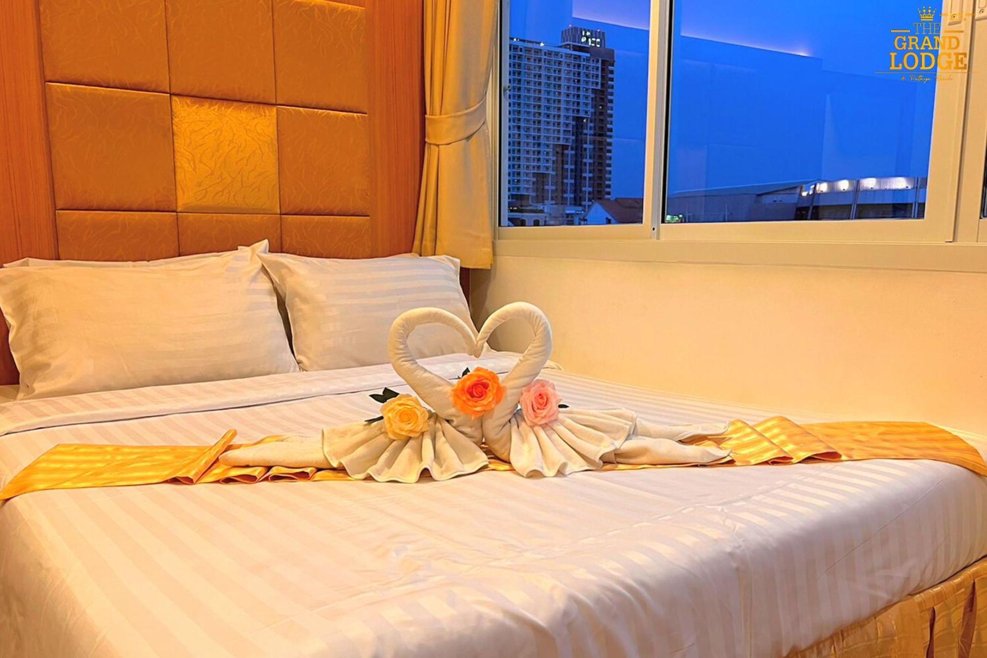 The Grand Lodge Pattaya Bagian luar foto